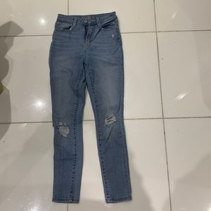 LIGHT WASH HIGH RISE SKINNY JEAN